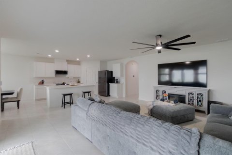 House in Port St. Lucie, Florida 4 bedrooms, 186.83 sq.m. № 2392652 - photo 16