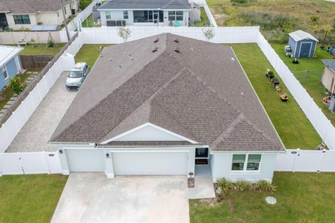 House in Port St. Lucie, Florida 4 bedrooms, 186.83 sq.m. № 2392652 - photo 30
