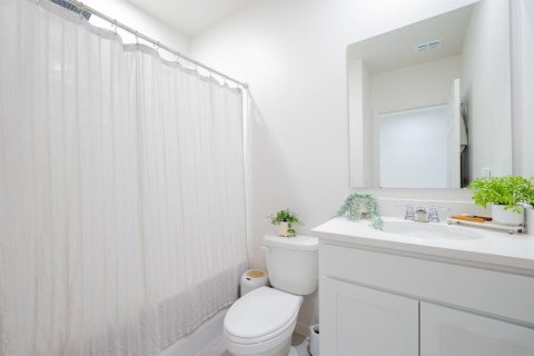 House in Port St. Lucie, Florida 4 bedrooms, 186.83 sq.m. № 2392652 - photo 18