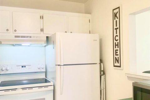 Condo in West Palm Beach, Florida, 1 bedroom  № 2158387 - photo 4