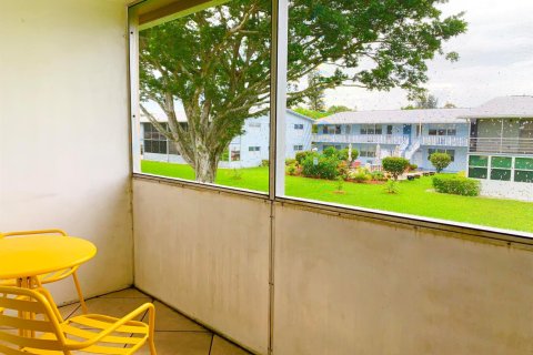 Condo in West Palm Beach, Florida, 1 bedroom  № 2158387 - photo 25