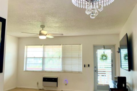 Condo in West Palm Beach, Florida, 1 bedroom  № 2158387 - photo 9