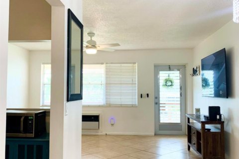 Condo in West Palm Beach, Florida, 1 bedroom  № 2158387 - photo 10