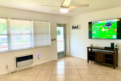 Condo in West Palm Beach, Florida, 1 bedroom  № 2158387 - photo 14