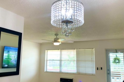 Condo in West Palm Beach, Florida, 1 bedroom  № 2158387 - photo 11