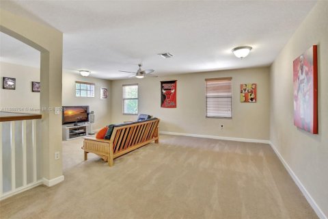 Купить виллу или дом в Уэстон, Флорида 5 спален, 392.51м2, № 1971425 - фото 29