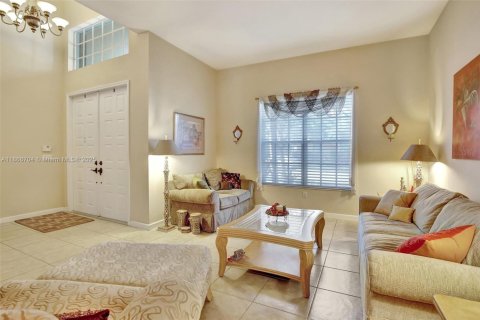 Купить виллу или дом в Уэстон, Флорида 5 спален, 392.51м2, № 1971425 - фото 11