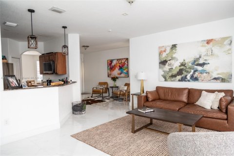 Adosado en venta en Doral, Florida, 4 dormitorios, 211.54 m2 № 1974861 - foto 7