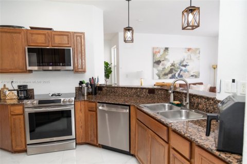 Adosado en venta en Doral, Florida, 4 dormitorios, 211.54 m2 № 1974861 - foto 11