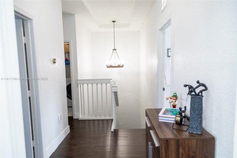 Adosado en venta en Doral, Florida, 4 dormitorios, 211.54 m2 № 1974861 - foto 24