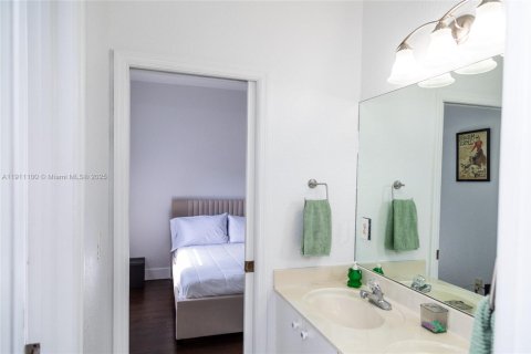 Adosado en venta en Doral, Florida, 4 dormitorios, 211.54 m2 № 1974861 - foto 22