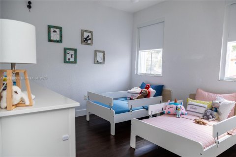 Adosado en venta en Doral, Florida, 4 dormitorios, 211.54 m2 № 1974861 - foto 29