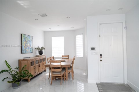Adosado en venta en Doral, Florida, 4 dormitorios, 211.54 m2 № 1974861 - foto 15