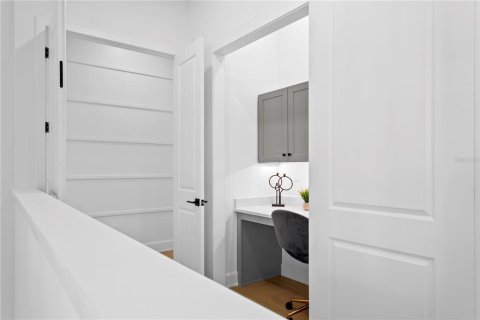 Купить таунхаус в Сент-Питерсберг, Флорида 9 комнат, 222.69м2, № 2151418 - фото 25