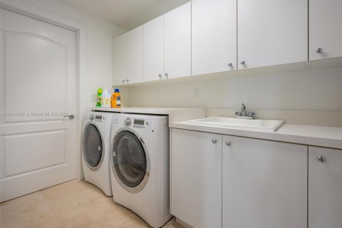 Condo in Hollywood, Florida, 3 bedrooms  № 1776249 - photo 23