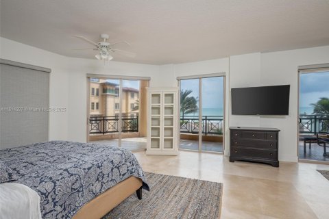 Condo in Hollywood, Florida, 3 bedrooms  № 1776249 - photo 13