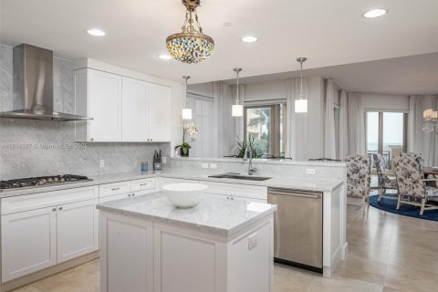 Condo in Hollywood, Florida, 3 bedrooms  № 1776249 - photo 6