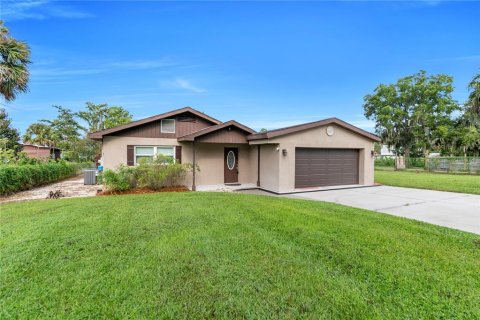 House in Haines City, Florida 2 bedrooms, 127.09 sq.m. № 1913200 - photo 4