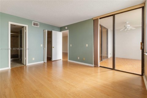Copropriété à vendre à Oakland Park, Floride: 2 chambres, 85.47 m2 № 1995748 - photo 12