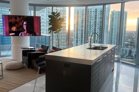 Condominio en alquiler en Miami, Florida, 2 dormitorios, 142.98 m2 № 1992938 - foto 6