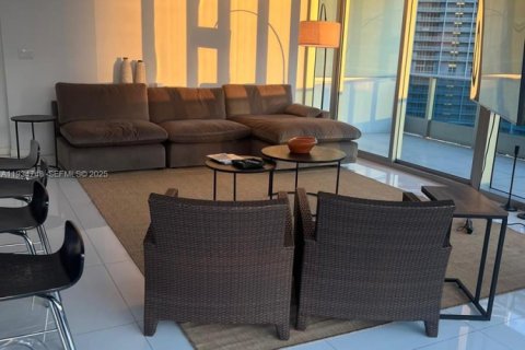 Condominio en alquiler en Miami, Florida, 2 dormitorios, 142.98 m2 № 1992938 - foto 9