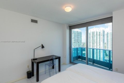 Condominio en alquiler en Miami, Florida, 2 dormitorios, 142.98 m2 № 1992938 - foto 17