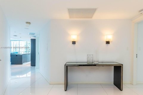 Condominio en alquiler en Miami, Florida, 2 dormitorios, 142.98 m2 № 1992938 - foto 11