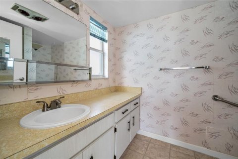 House in Pinellas Park, Florida 2 bedrooms, 117.06 sq.m. № 1760520 - photo 21