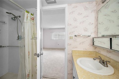 House in Pinellas Park, Florida 2 bedrooms, 117.06 sq.m. № 1760520 - photo 20
