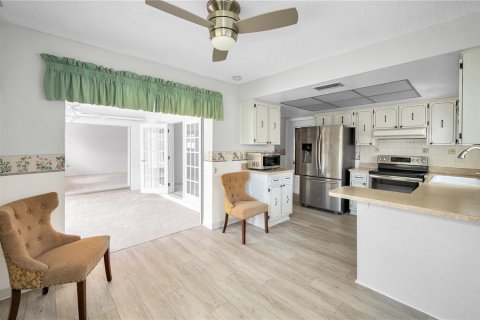 House in Pinellas Park, Florida 2 bedrooms, 117.06 sq.m. № 1760520 - photo 16