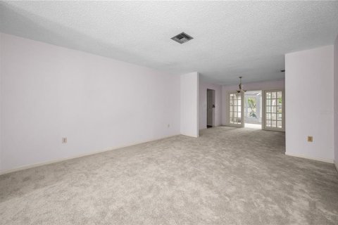 House in Pinellas Park, Florida 2 bedrooms, 117.06 sq.m. № 1760520 - photo 6