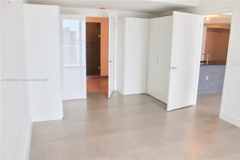 Condominio en venta en Miami, Florida, 2 dormitorios, 119.19 m2 № 1802616 - foto 11