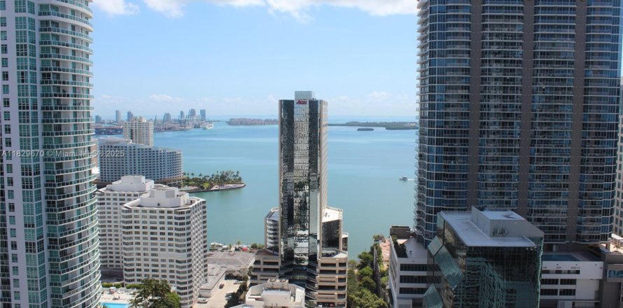 Condominio en Miami, Florida, 2 dormitorios № 1802616