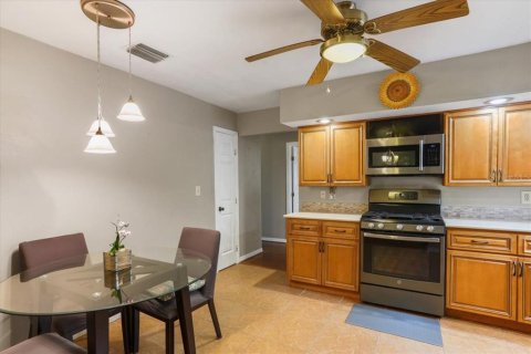 House in Gainesville, Florida 3 bedrooms, 138.33 sq.m. № 1759238 - photo 7