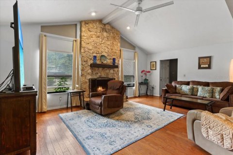 House in Gainesville, Florida 3 bedrooms, 138.33 sq.m. № 1759238 - photo 4