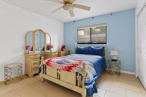 House in Gainesville, Florida 3 bedrooms, 138.33 sq.m. № 1759238 - photo 16