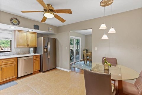 House in Gainesville, Florida 3 bedrooms, 138.33 sq.m. № 1759238 - photo 8