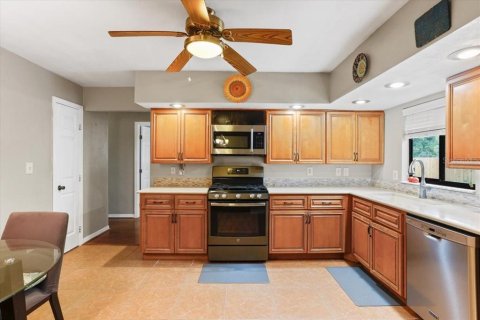 House in Gainesville, Florida 3 bedrooms, 138.33 sq.m. № 1759238 - photo 6