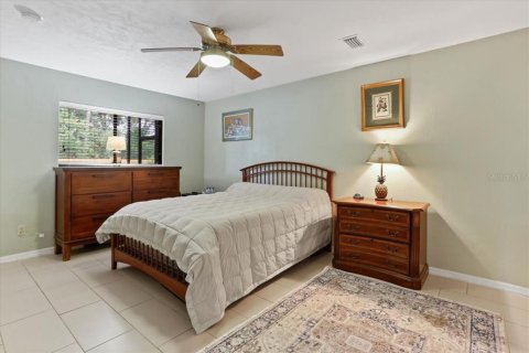 House in Gainesville, Florida 3 bedrooms, 138.33 sq.m. № 1759238 - photo 13