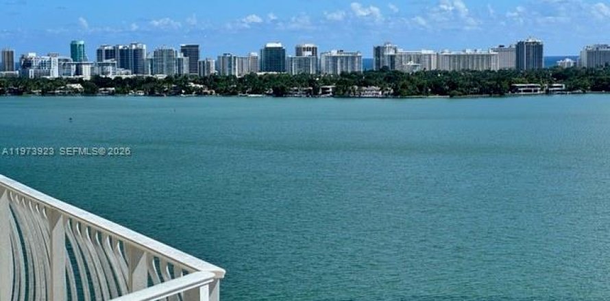Condominio en North Bay Village, Florida, 2 dormitorios  № 2033537