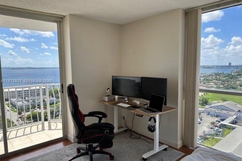 Condominio en venta en North Bay Village, Florida, 2 dormitorios, 98.57 m2 № 2033537 - foto 7