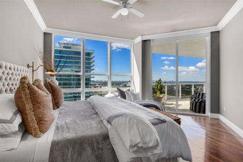 Condominio en venta en Bal Harbour, Florida, 4 dormitorios, 271.09 m2 № 2035563 - foto 17