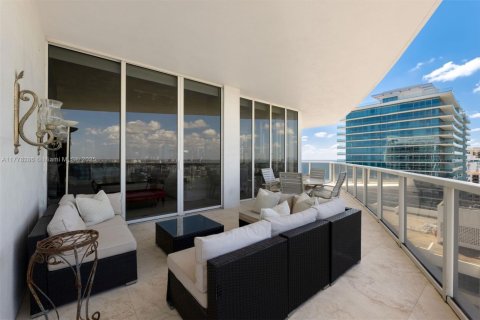 Condominio en venta en Bal Harbour, Florida, 4 dormitorios, 271.09 m2 № 2035563 - foto 19