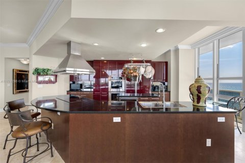 Condominio en venta en Bal Harbour, Florida, 4 dormitorios, 271.09 m2 № 2035563 - foto 6