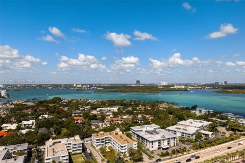 Condominio en venta en Bal Harbour, Florida, 4 dormitorios, 271.09 m2 № 2035563 - foto 23