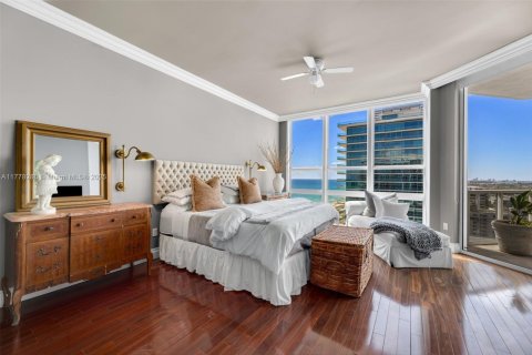 Condominio en venta en Bal Harbour, Florida, 4 dormitorios, 271.09 m2 № 2035563 - foto 16