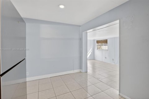 Купить виллу или дом в Купер-Сити, Флорида 2 спальни, 92.07м2, № 2027888 - фото 12