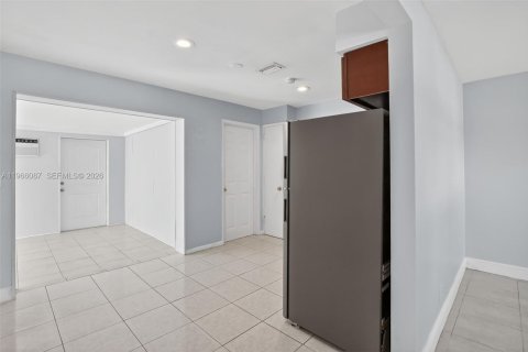 Купить виллу или дом в Купер-Сити, Флорида 2 спальни, 92.07м2, № 2027888 - фото 10