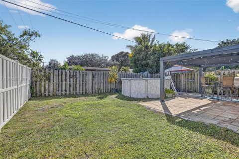 Купить виллу или дом в Купер-Сити, Флорида 2 спальни, 92.07м2, № 2027888 - фото 28