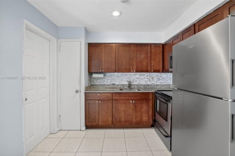 Купить виллу или дом в Купер-Сити, Флорида 2 спальни, 92.07м2, № 2027888 - фото 8